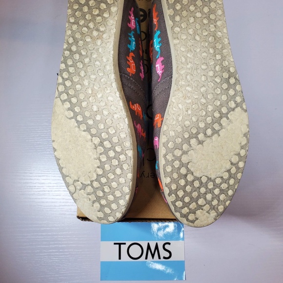 TOMS Haiti Artists Collective Multi Elephants Print Women’s size 8.5 (US) - Picture 8 of 8